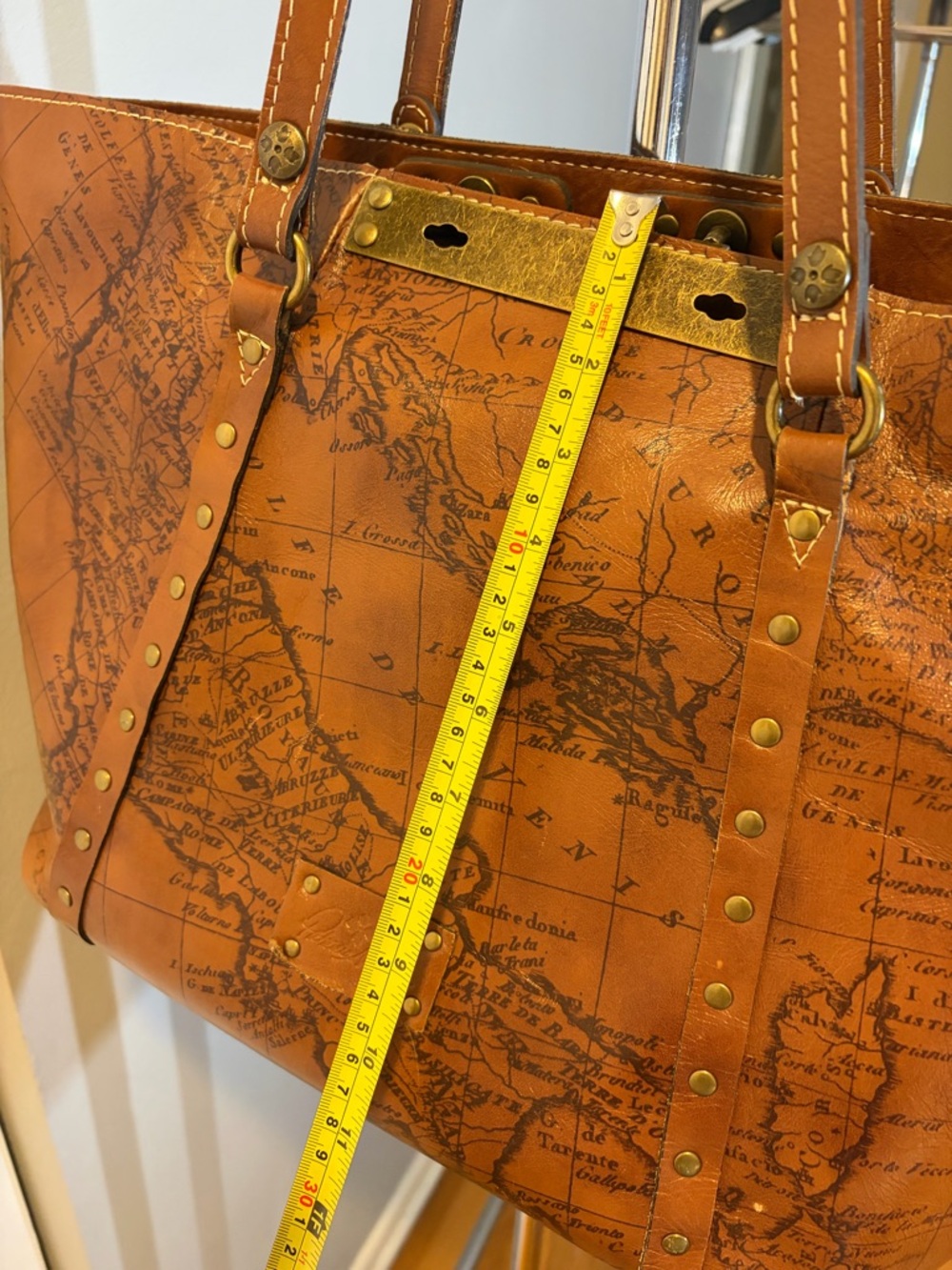 Large EUC Patricia Nash Tan Leather Map-Print Studded Tote - Picture 9 of 10